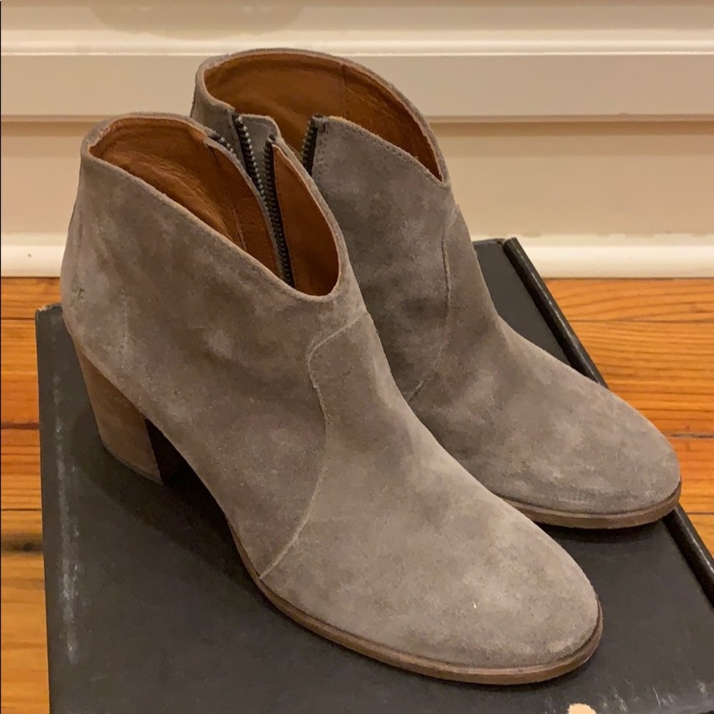 Frye Nora zip short elephant grey suede bootie